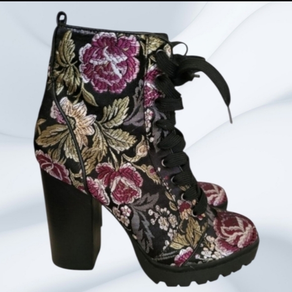 Steve Madden Black Pink Brocade Floral Lace Up Side Zip Moto Boots Size 7.5 Inch - Picture 2 of 10